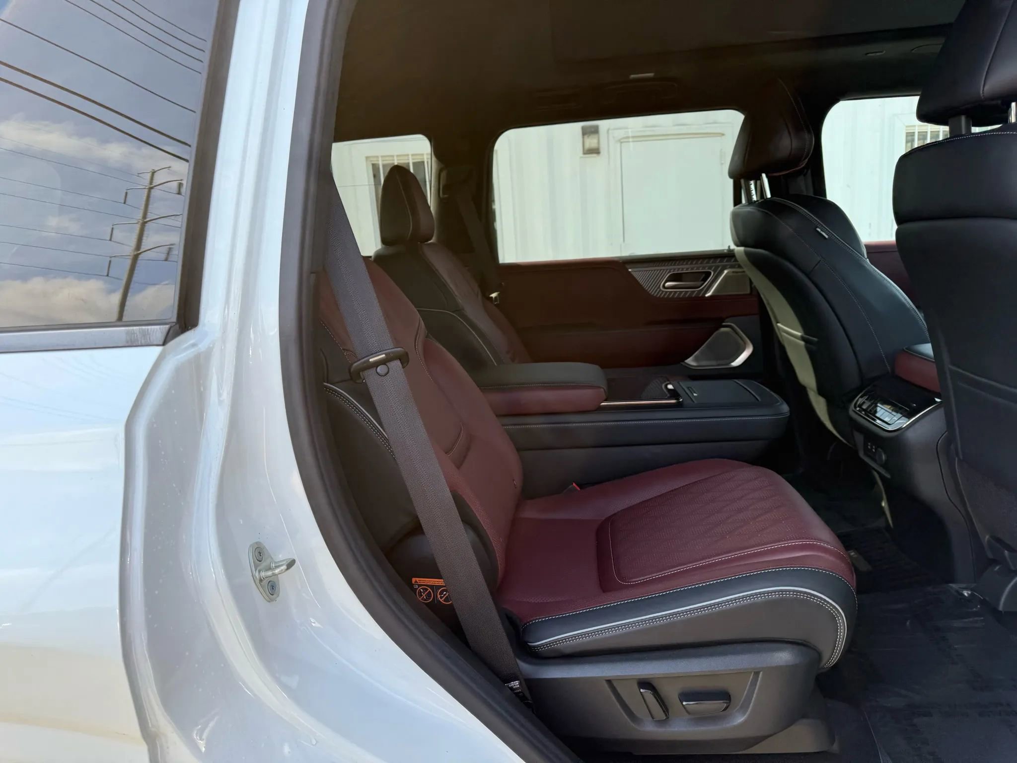 Used 2025 INFINITI QX80 Autograph image 31