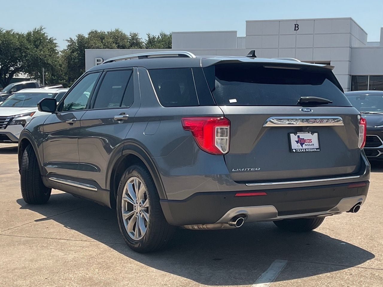 Used 2023 Ford Explorer Limited RWD image 6
