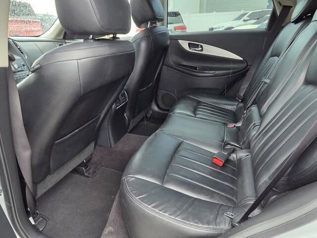 Used 2017 INFINITI QX50 2WD image 16