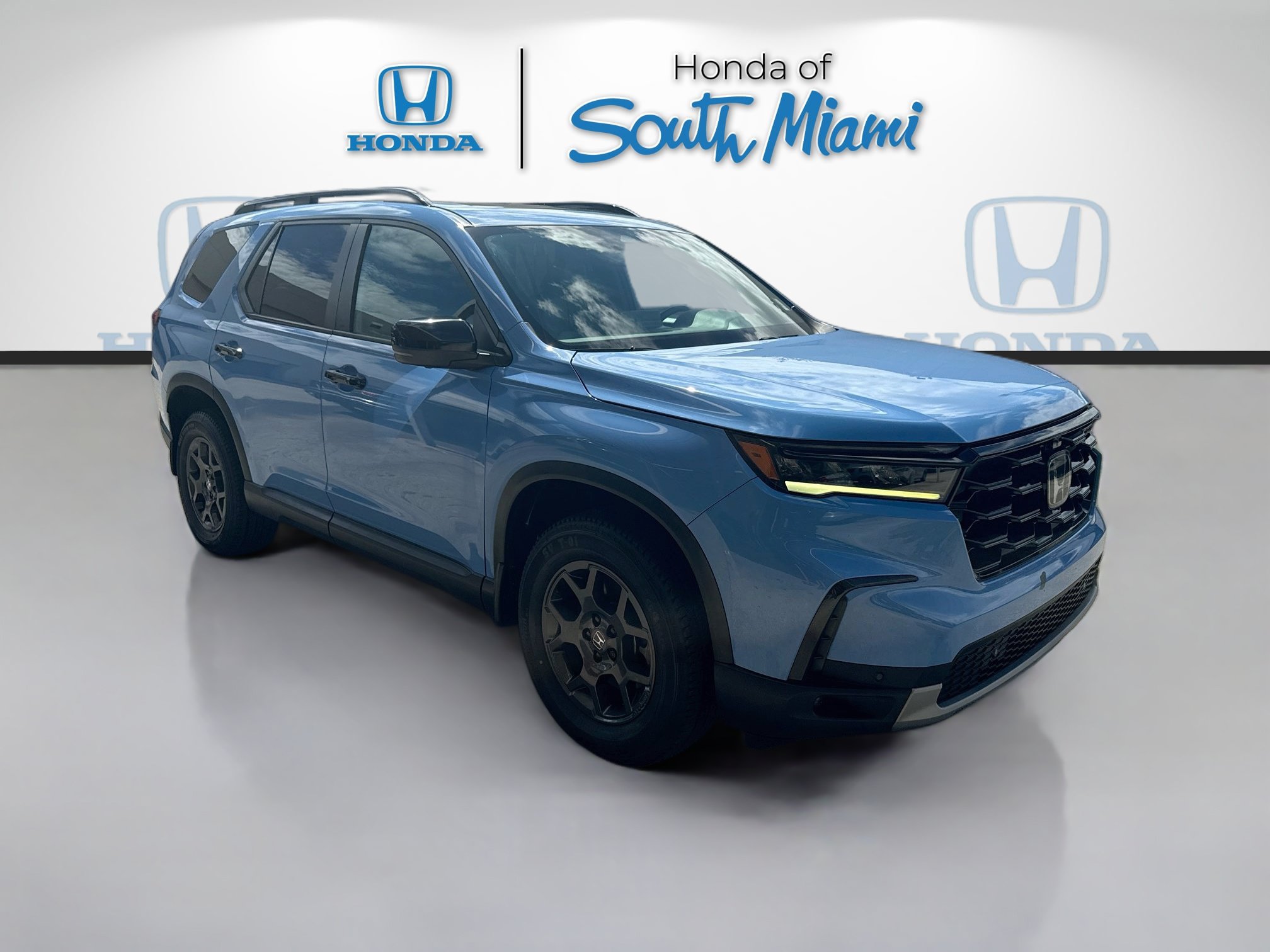 Certified 2023 Honda Pilot TrailSport image 1