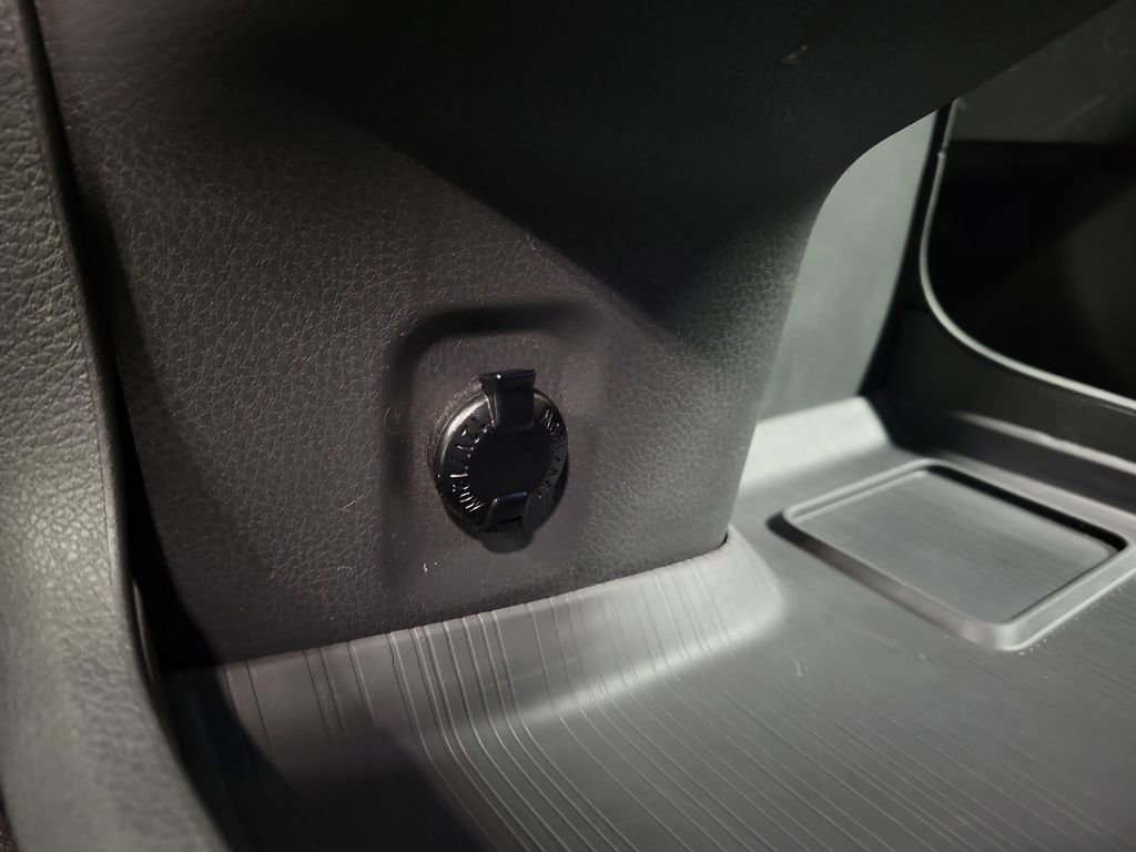 Used 2024 Toyota Sienna XLE AWD/4WD image 20