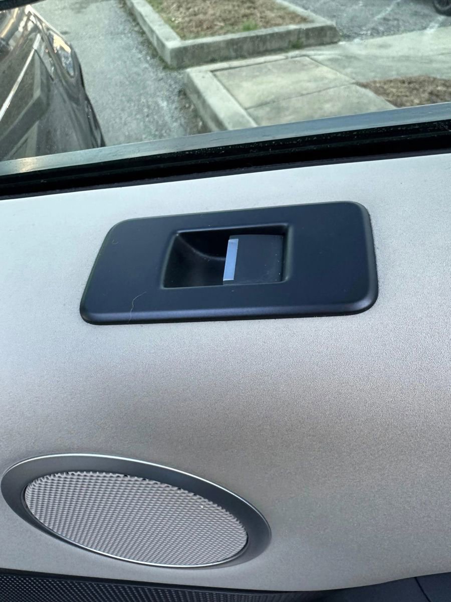 Used 2017 Land Rover Discovery HSE image 49