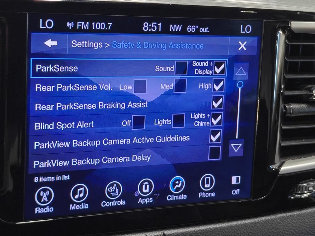 Used 2017 Chrysler Pacifica Touring-L FWD image 45