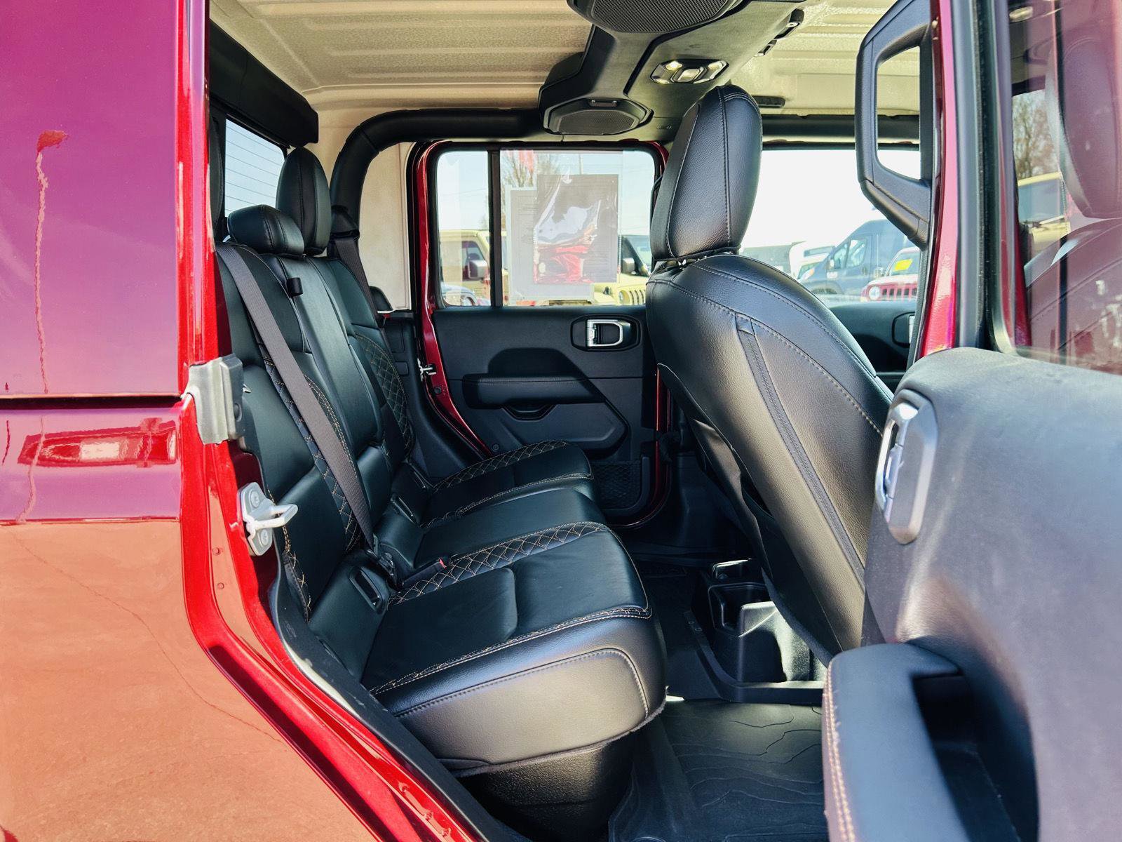 Used 2021 Jeep Gladiator Overland image 28