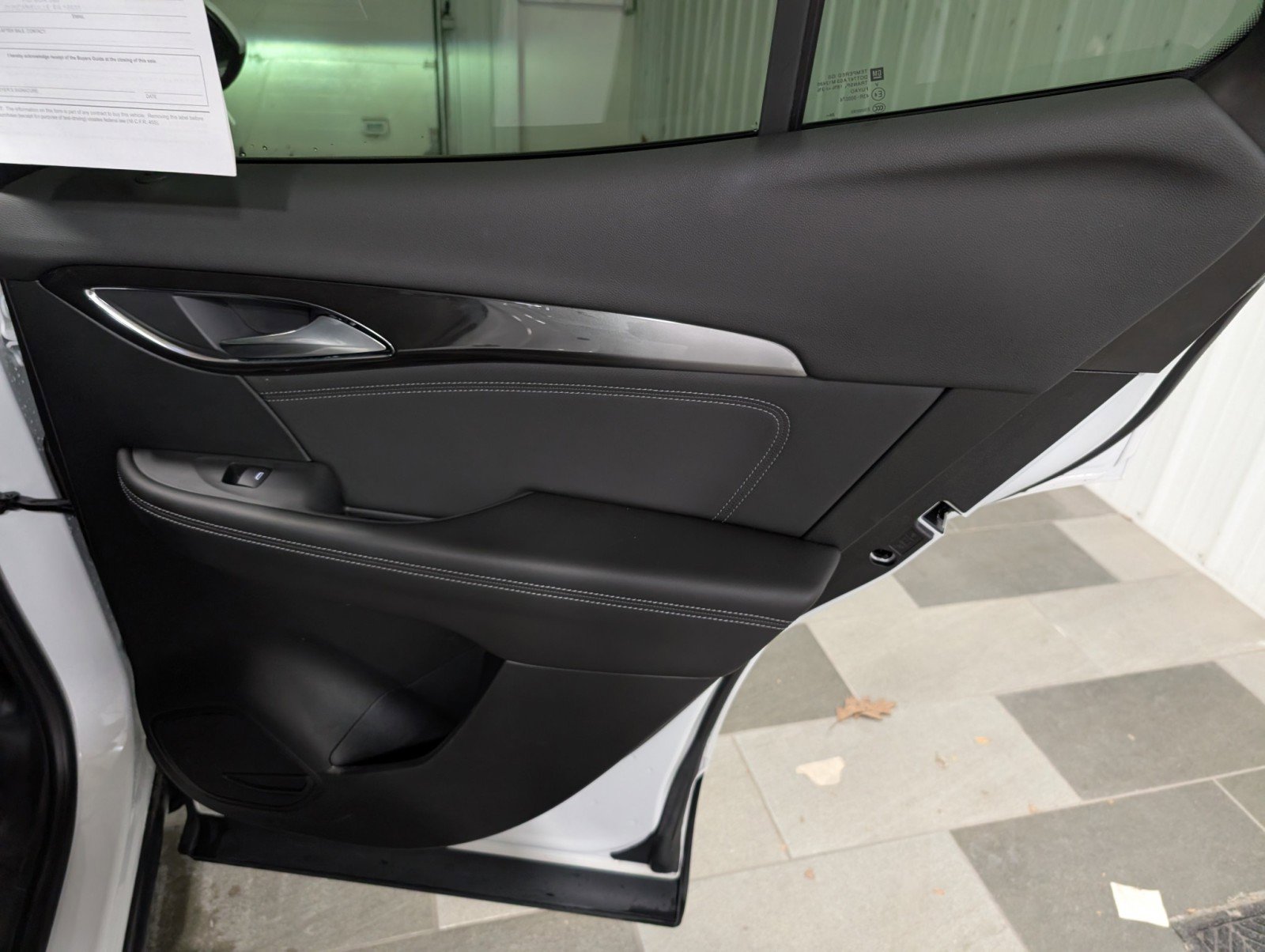 Used 2025 Buick Envision Preferred image 24