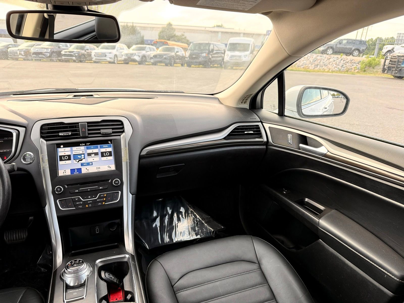 Used 2018 Ford Fusion SE w/ Equipment Group 602A FWD image 24