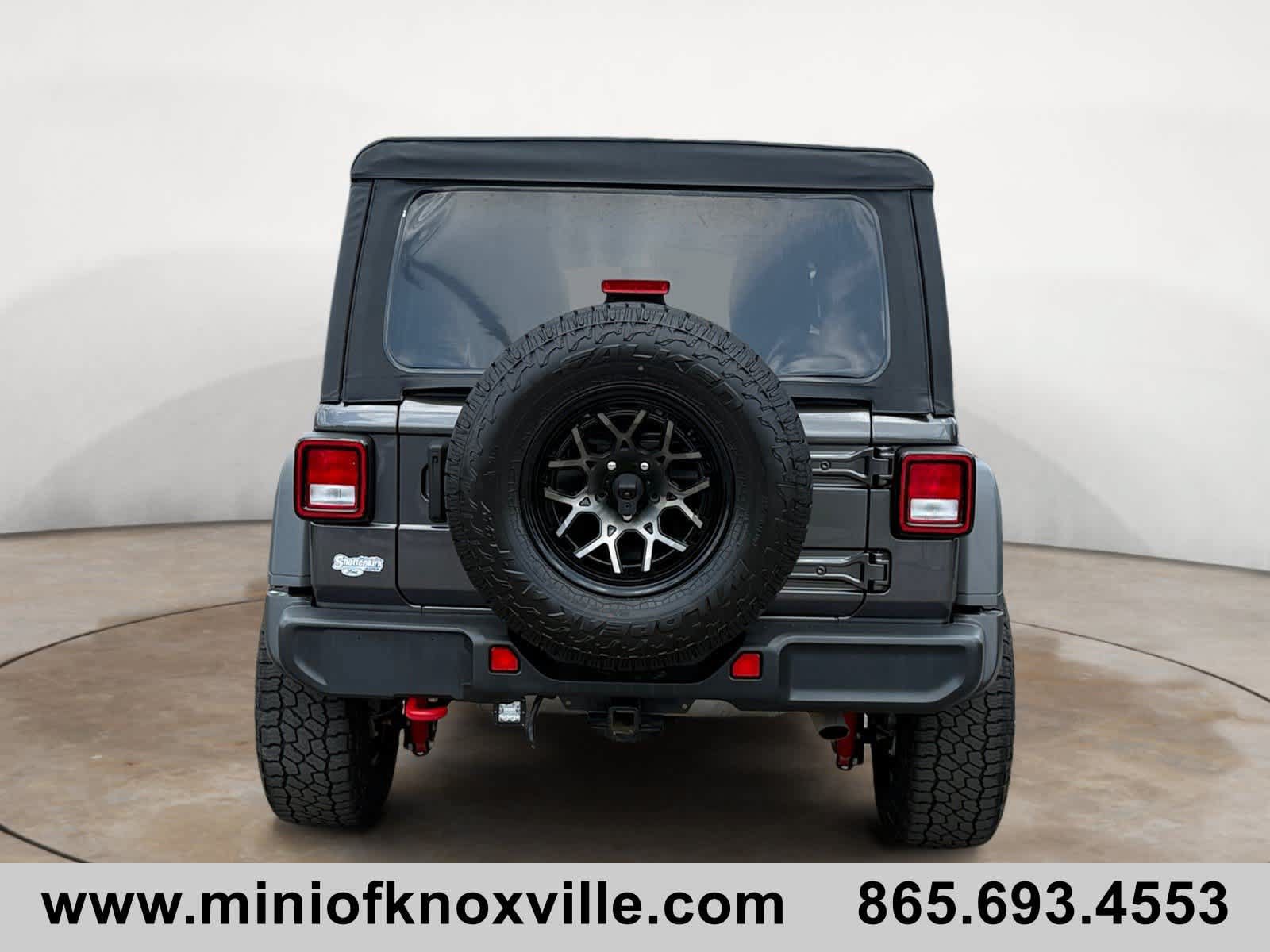 Used 2022 Jeep Wrangler Unlimited Rubicon AWD/4WD image 4
