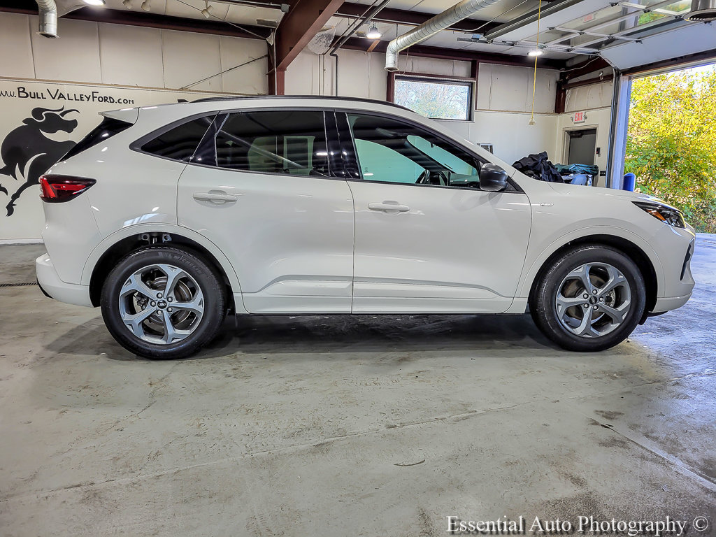Certified 2024 Ford Escape ST-Line w/ Tech Pack #1 FWD image 8