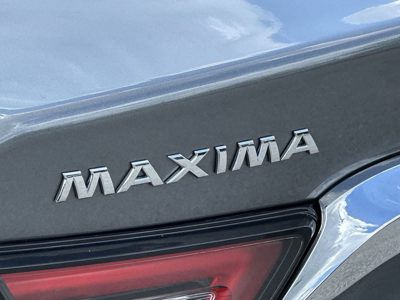 Used 2023 Nissan Maxima SV w/ Floor Mat Group FWD image 11