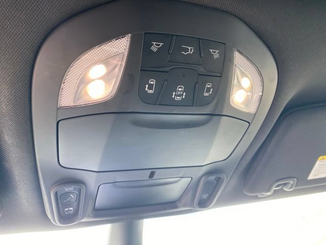 Used 2025 Chrysler Pacifica Limited FWD image 33