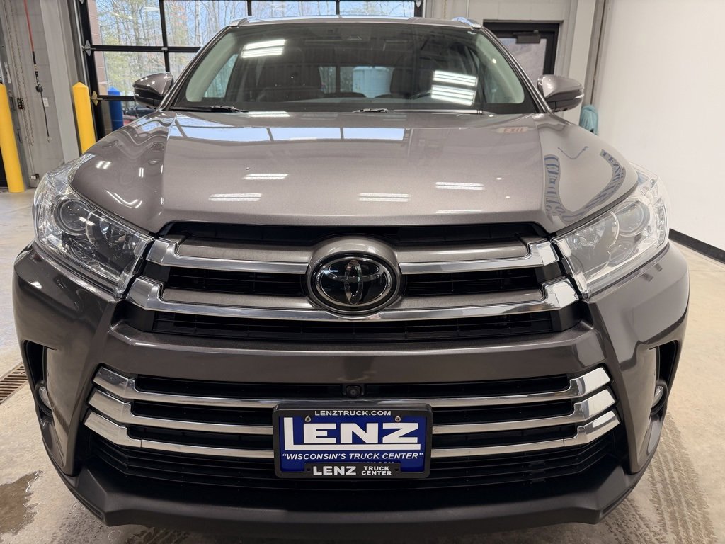 Used 2018 Toyota Highlander Limited Platinum image 3