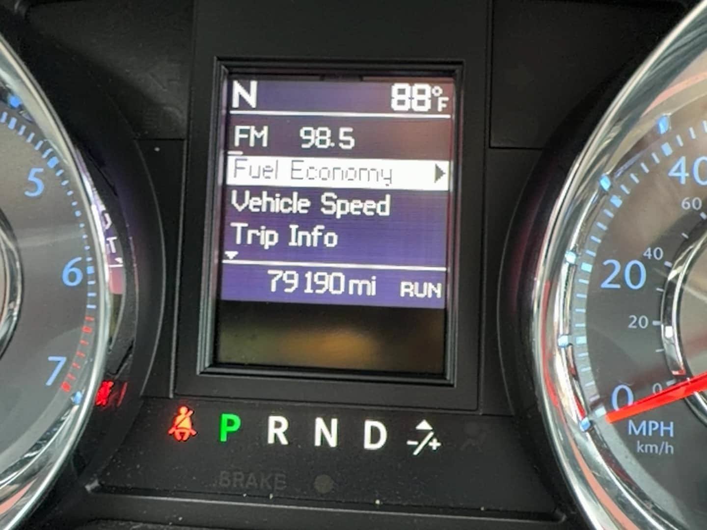 Used 2014 Chrysler Town & Country Touring-L w/ Driver Convenience Group FWD image 9