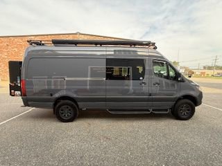 Used 2021 Mercedes-Benz Sprinter 2500 image 6