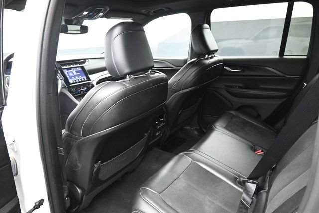 Used 2024 Jeep Grand Cherokee Altitude AWD/4WD image 21