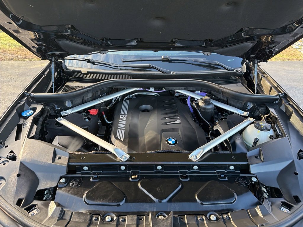 Certified 2024 BMW X7 xDrive40i w/ Premium Package image 17
