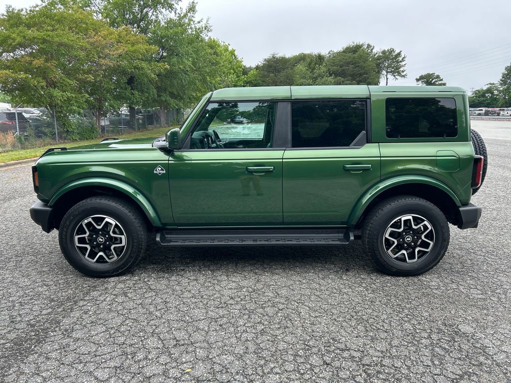 Used 2025 Ford Bronco Outer Banks AWD/4WD image 2