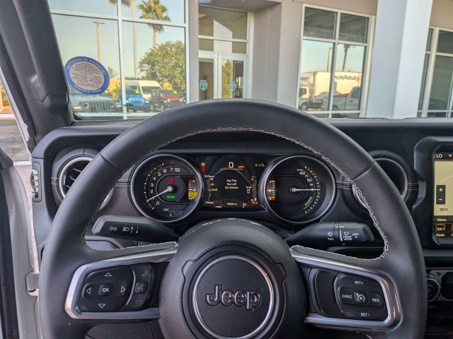 Used 2023 Jeep Wrangler Unlimited Sahara AWD/4WD image 31