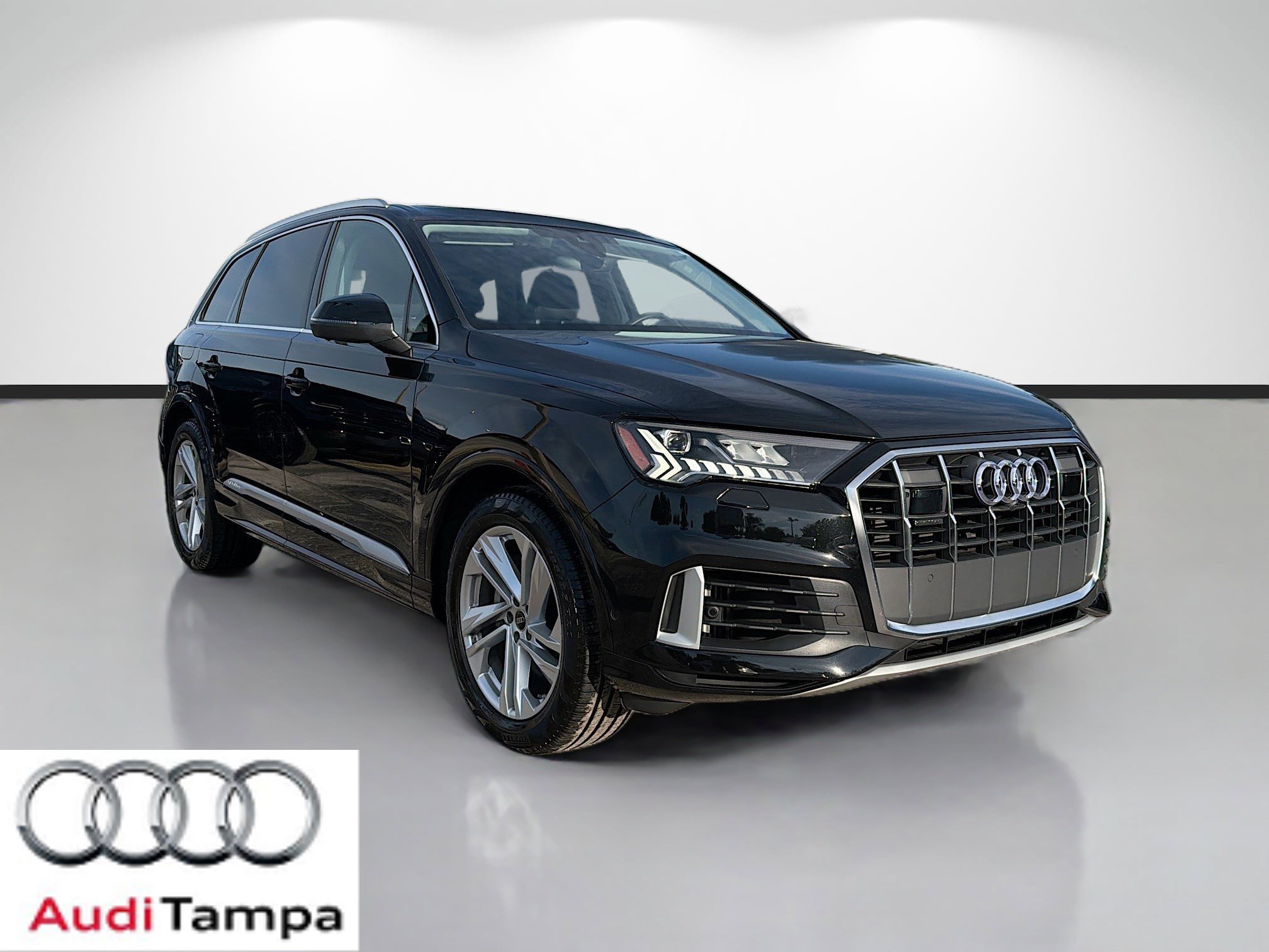 Used 2023 Audi Q7 3.0T Prestige w/ Prestige Package AWD/4WD image 1