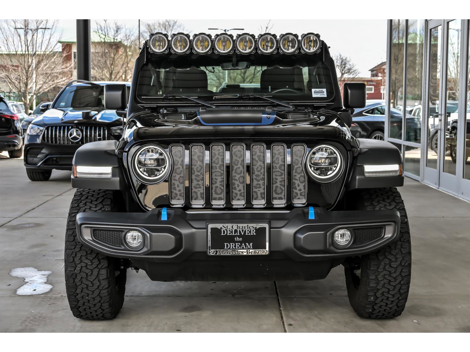 Used 2022 Jeep Wrangler Unlimited Rubicon 4xe w/ Cold Weather Group AWD/4WD image 4