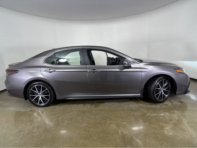 Used 2024 Toyota Camry SE image 23