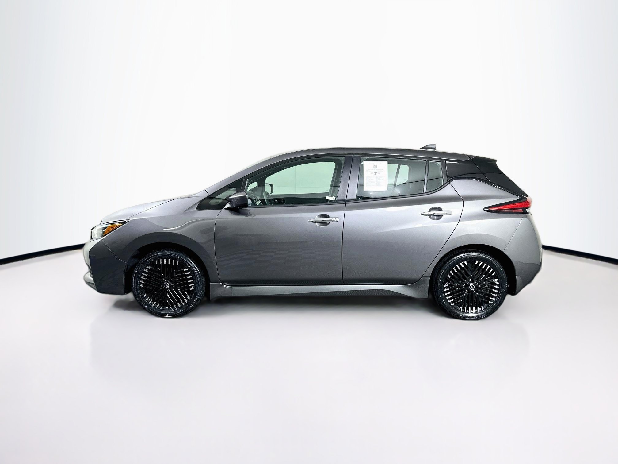 Used 2024 Nissan Leaf SV Plus FWD image 4