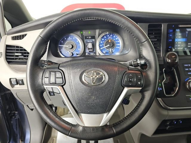 Used 2015 Toyota Sienna XLE image 15