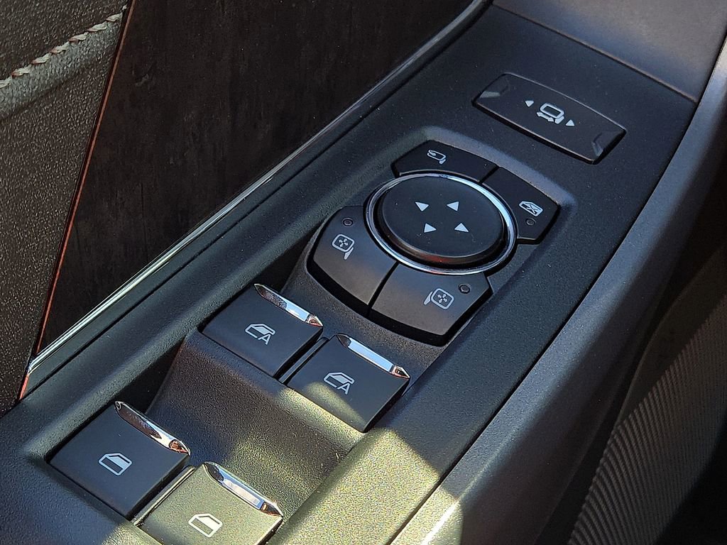 Used 2024 Ford F250 Lariat w/ Chrome Package image 17