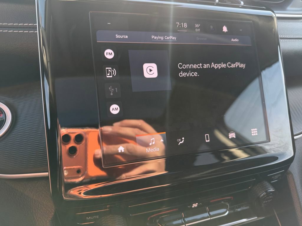 Used 2024 Jeep Grand Cherokee Laredo X w/ Trailer Tow Package image 19