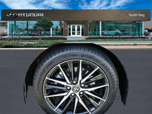 Used 2024 Toyota Camry SE FWD image 9