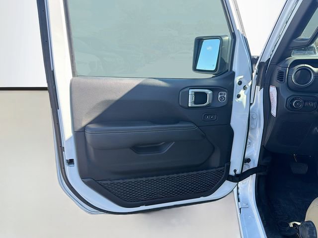 Used 2019 Jeep Wrangler Unlimited Sahara image 20