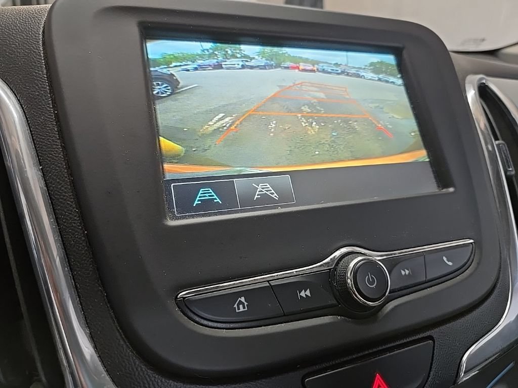 Used 2018 Chevrolet Equinox LS AWD/4WD image 21