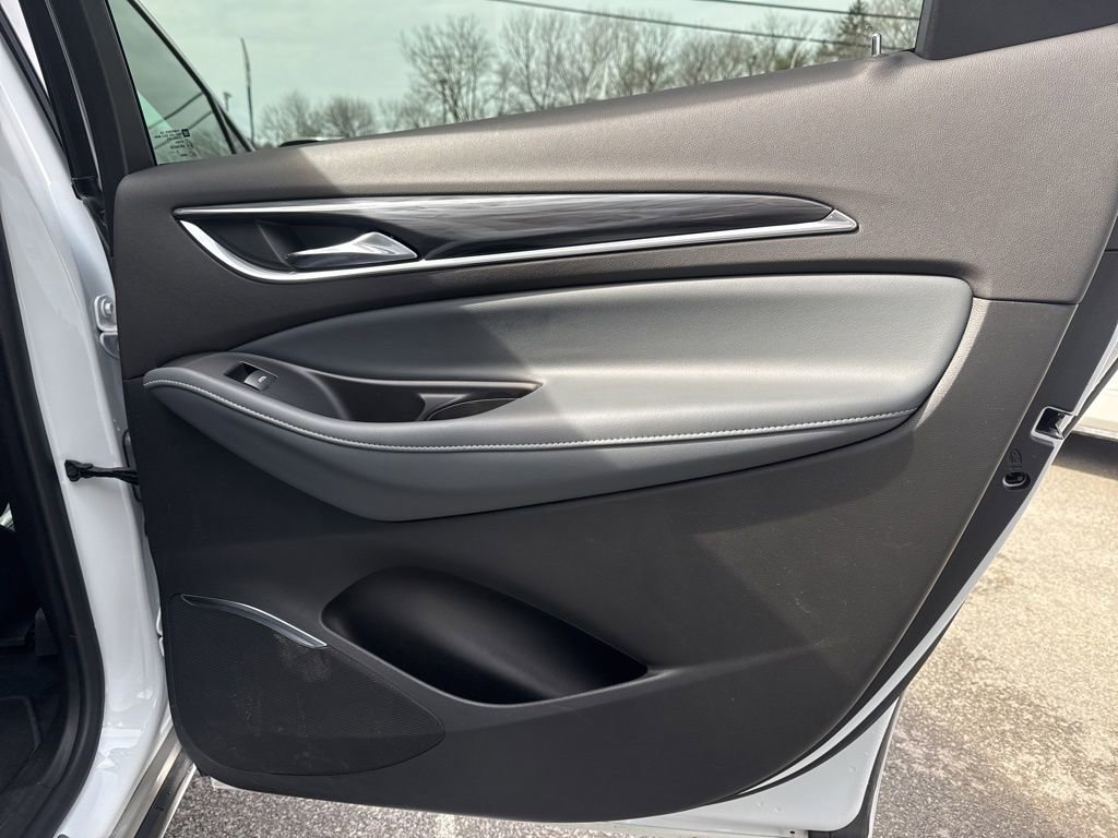 Used 2023 Buick Enclave Essence image 30