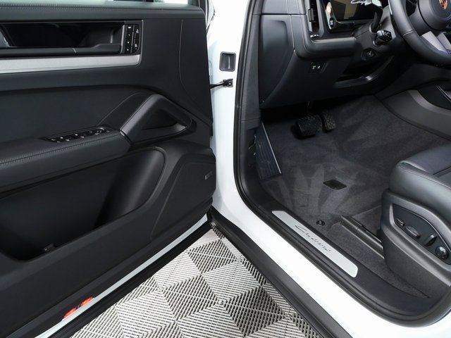 New 2026 Porsche Cayenne Coupe image 8