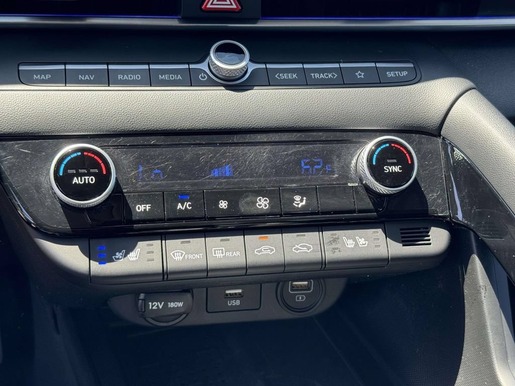 Certified 2023 Hyundai Elantra Limited FWD image 29