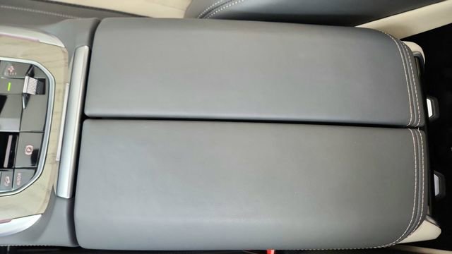 Used 2024 BMW X7 M60i w/ Executive Package image 55