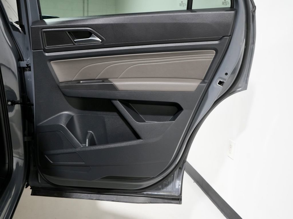 Used 2022 Volkswagen Atlas Cross Sport SE w/ Panoramic Sunroof Package image 30