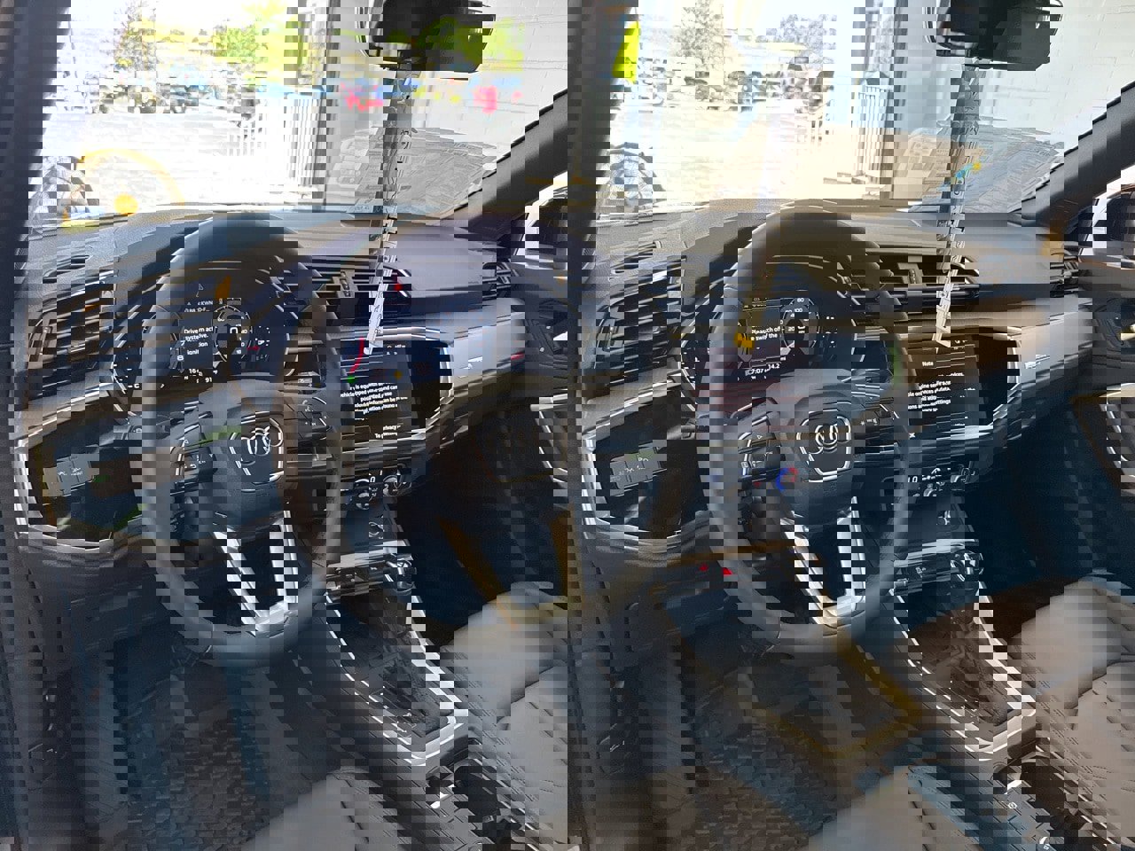 New 2025 Audi Q3 2.0T Premium image 17