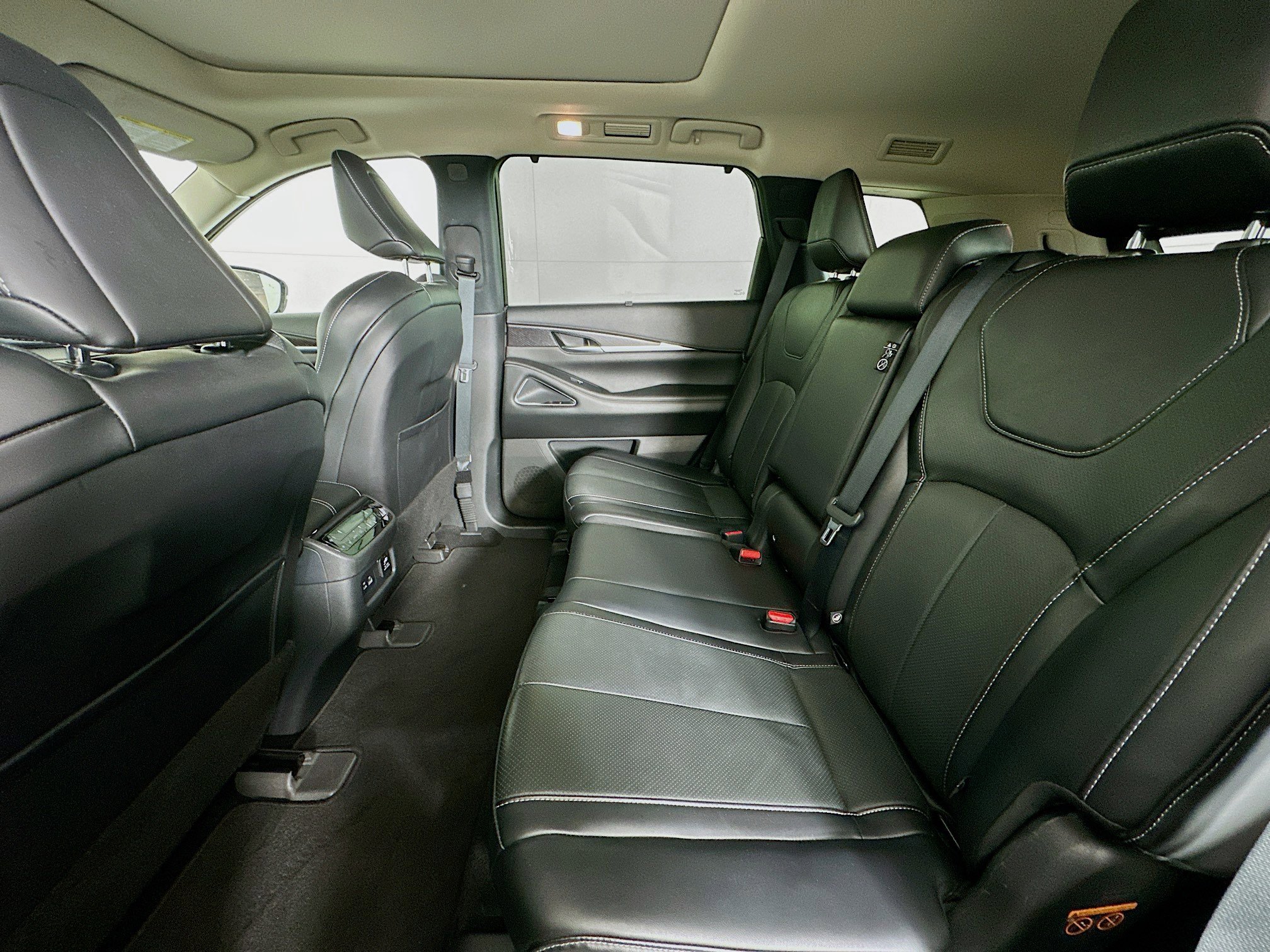 Used 2023 INFINITI QX60 Sensory w/ Vision Package FWD image 29