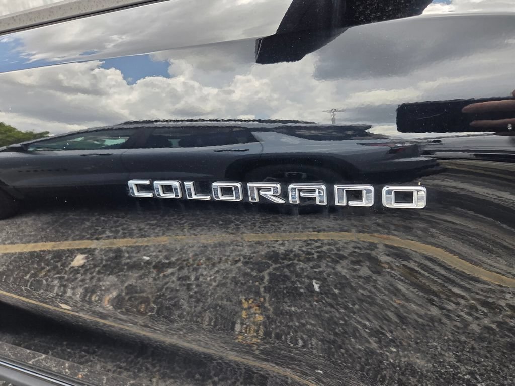 Used 2023 Chevrolet Colorado Z71 w/ Z71 Convenience Package 2 AWD/4WD image 4