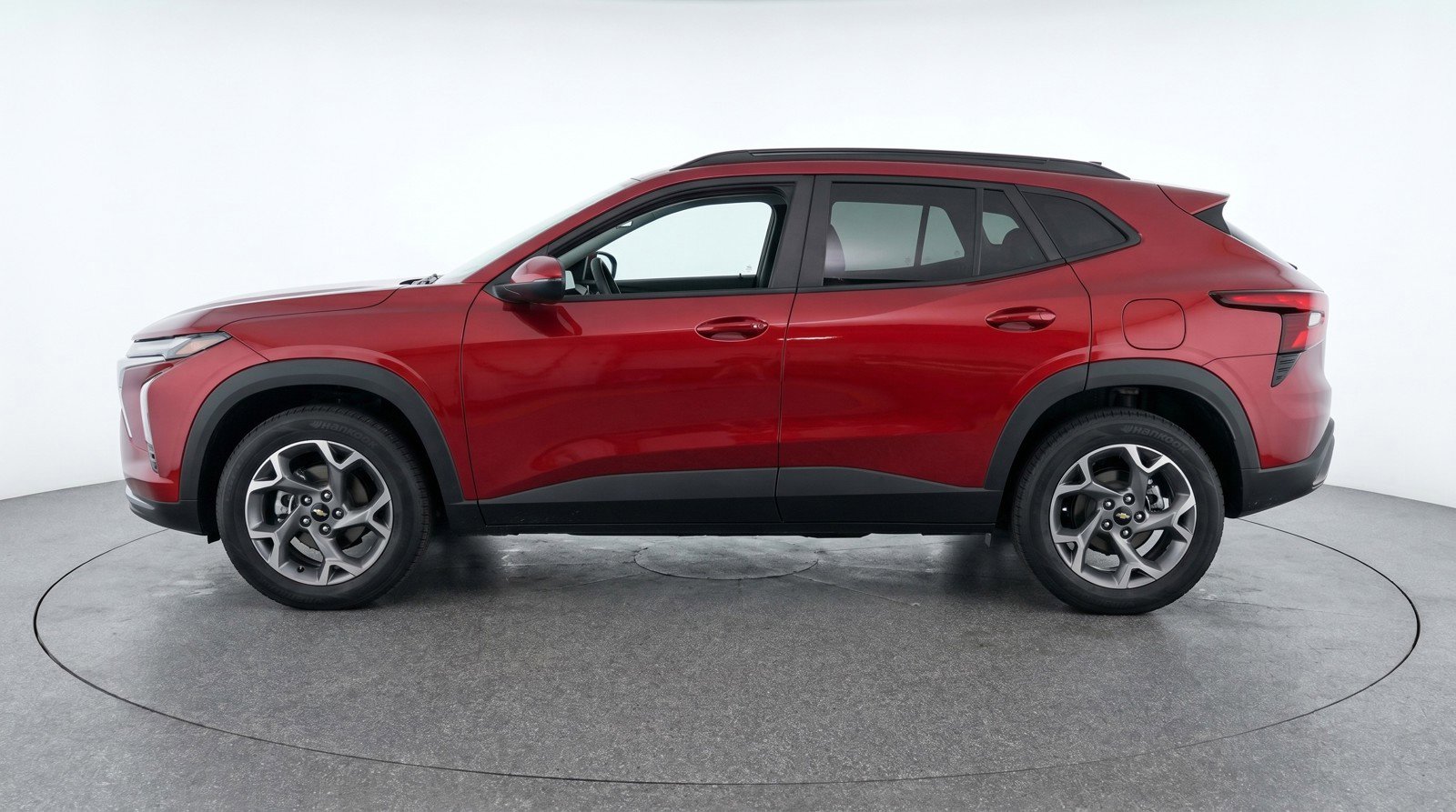 Used 2025 Chevrolet Trax LT FWD image 5