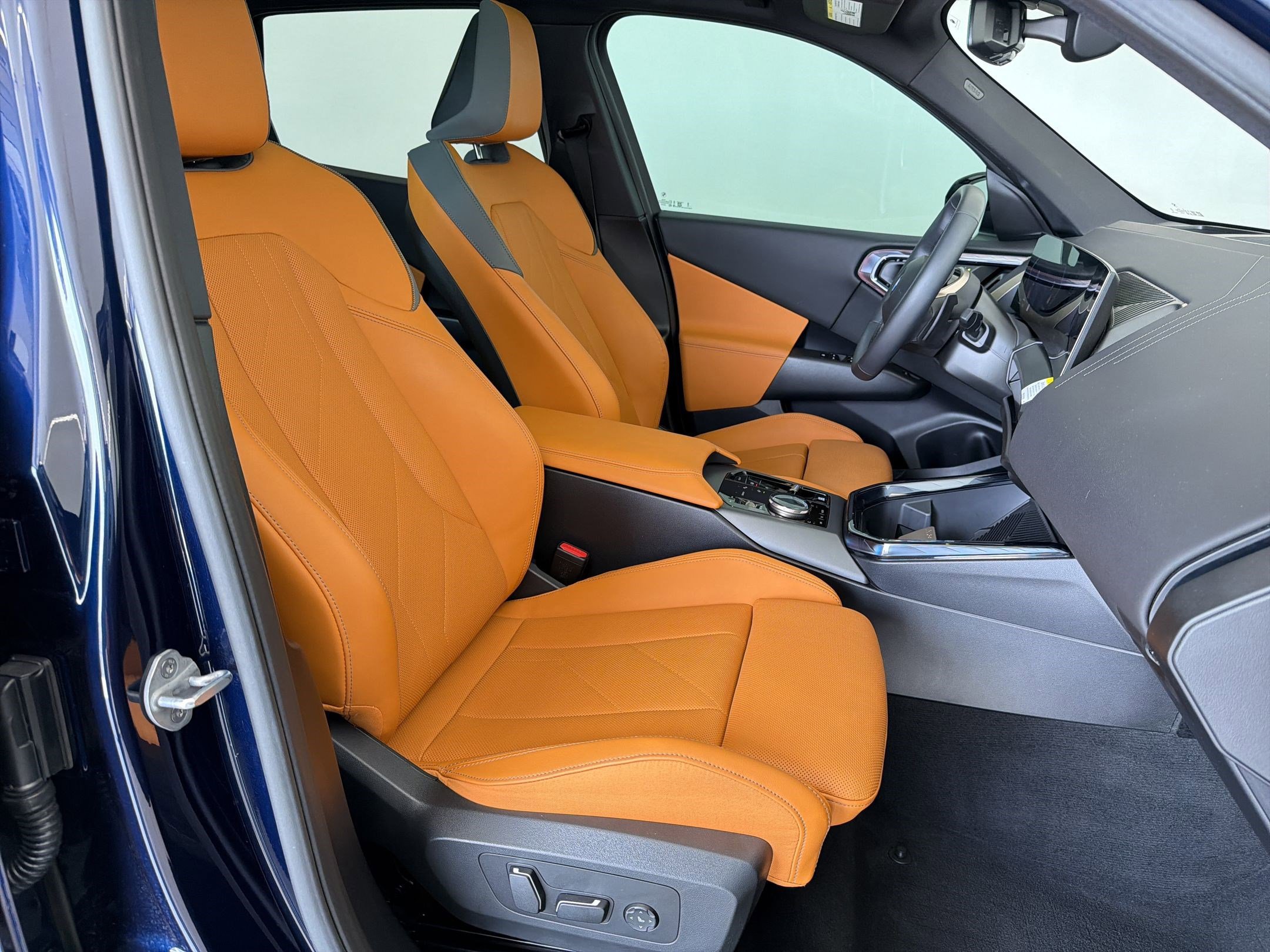 Used 2025 BMW X3 xDrive30i w/ Premium Package image 31