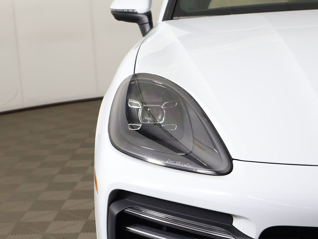 Used 2023 Porsche Cayenne AWD/4WD image 16
