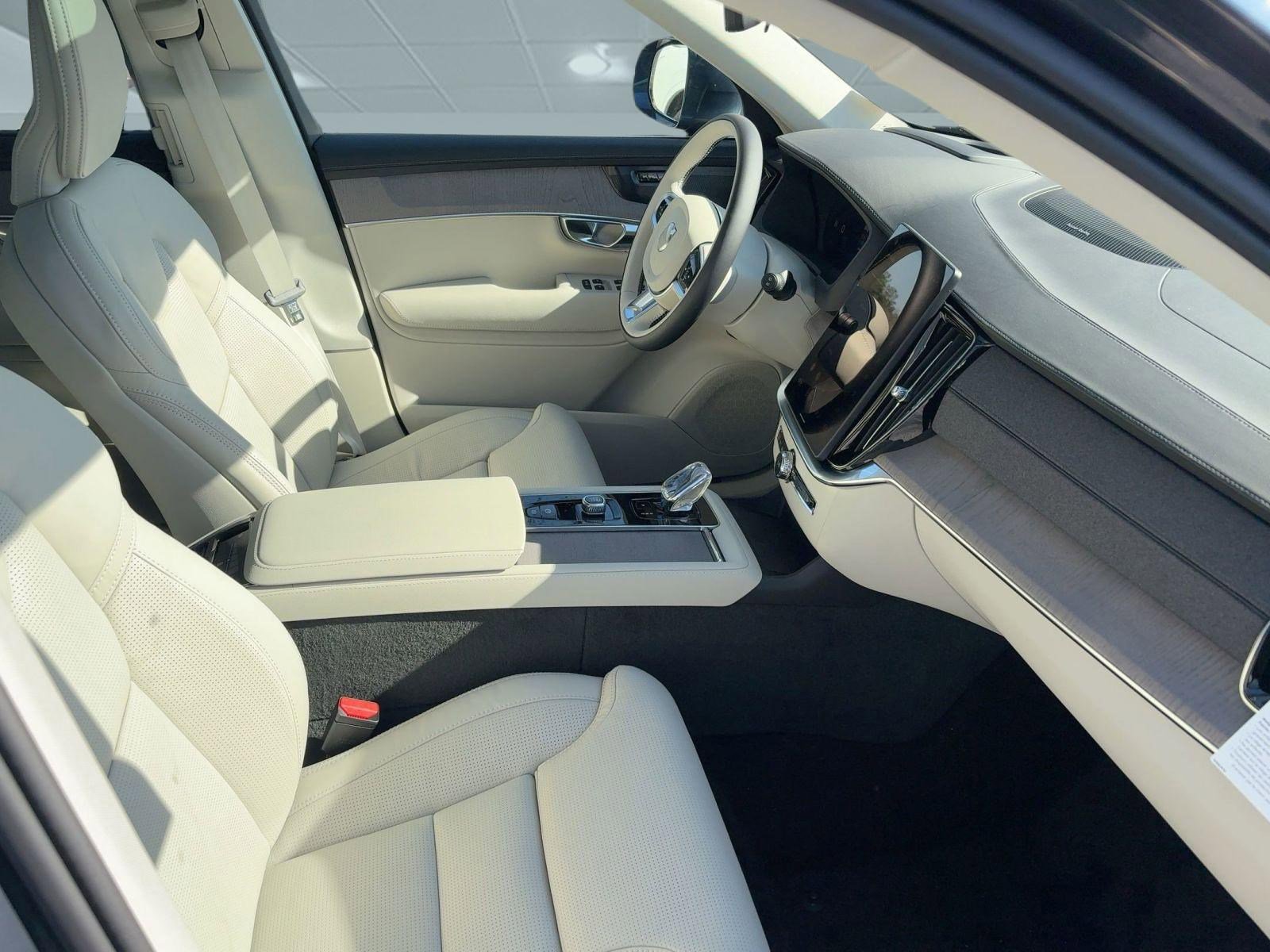 New 2026 Volvo XC90 T8 Ultra w/ Protection Package image 30