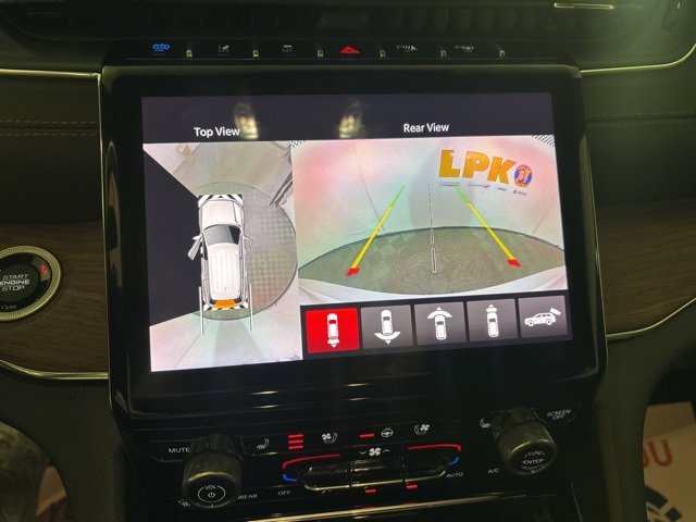 Used 2022 Jeep Grand Cherokee Summit w/ Luxury Tech Group V image 41