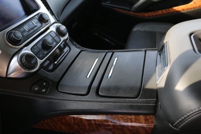 Used 2018 Chevrolet Suburban Premier image 9