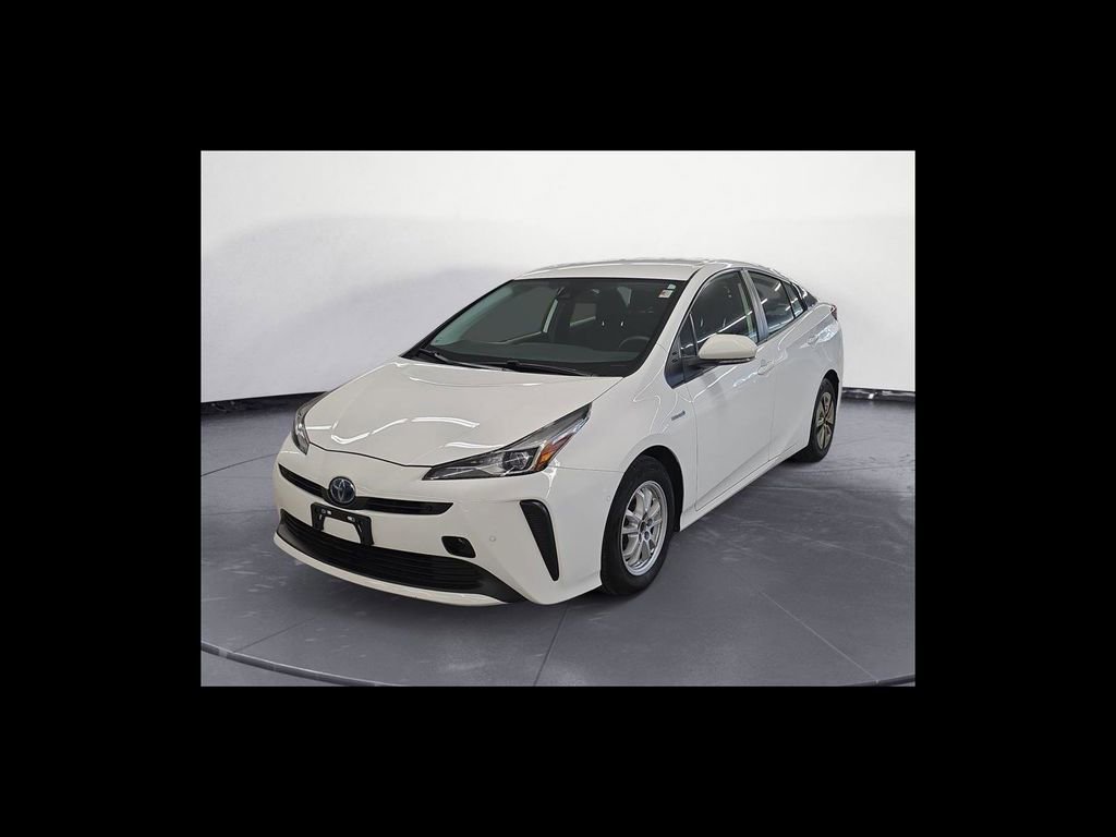 Used 2021 Toyota Prius LE FWD image 2