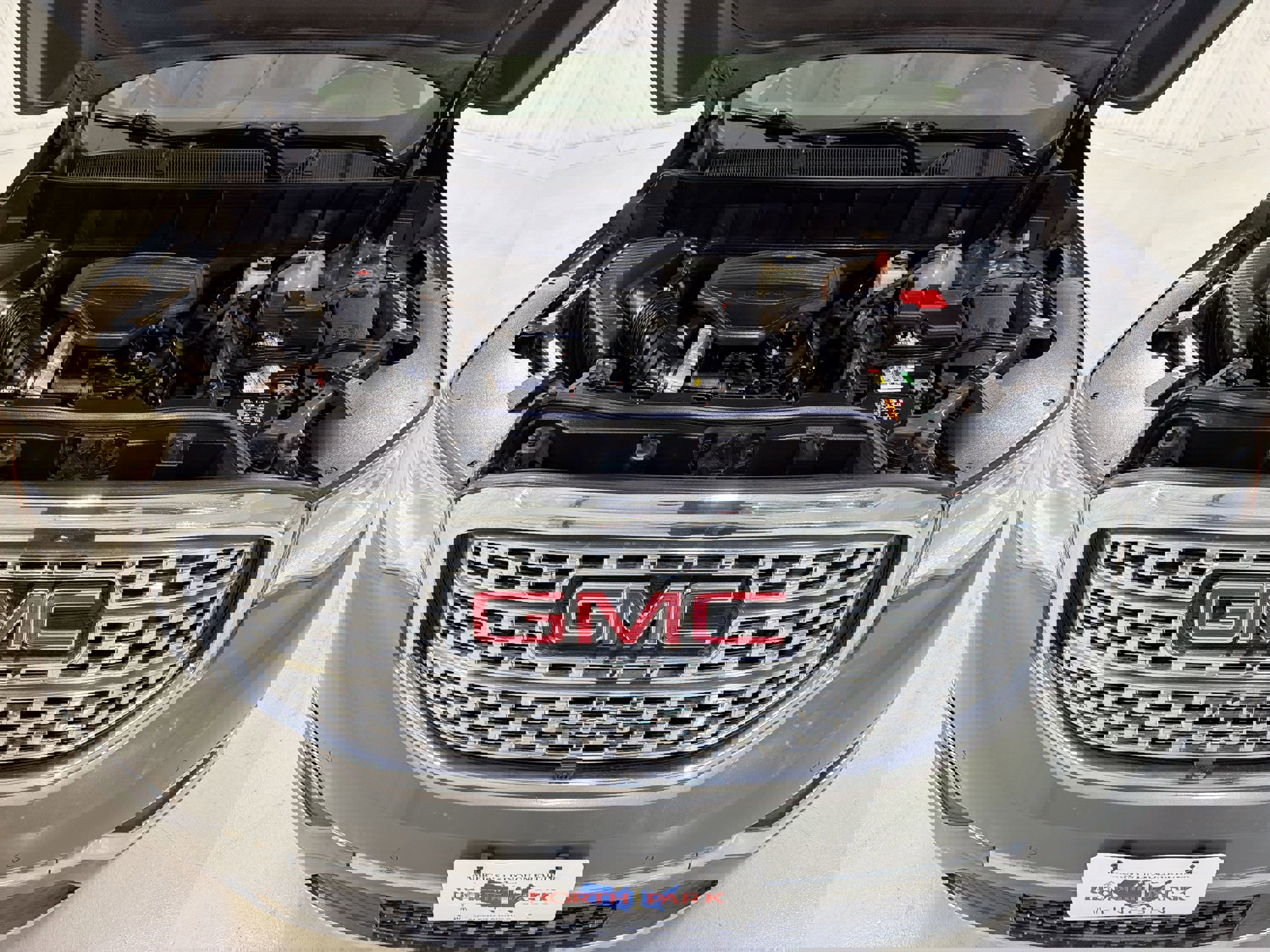 Used 2018 GMC Acadia Denali w/ Technology Package image 32