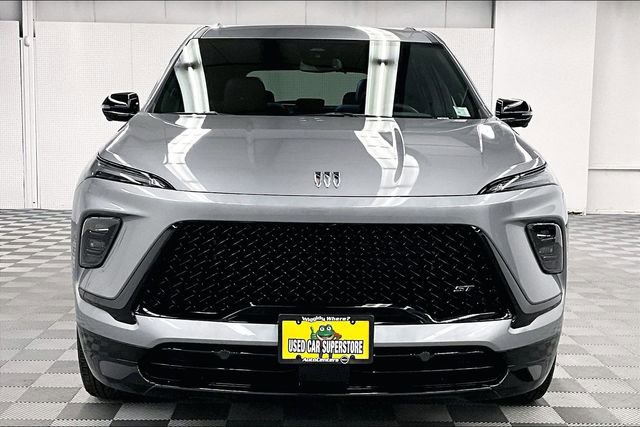 Used 2025 Buick Enclave Sport Touring image 4