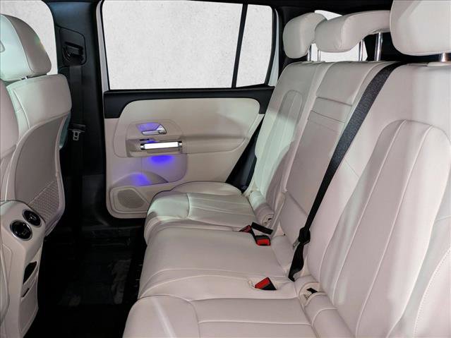 New 2025 Mercedes-Benz GLB 250 4MATIC image 16