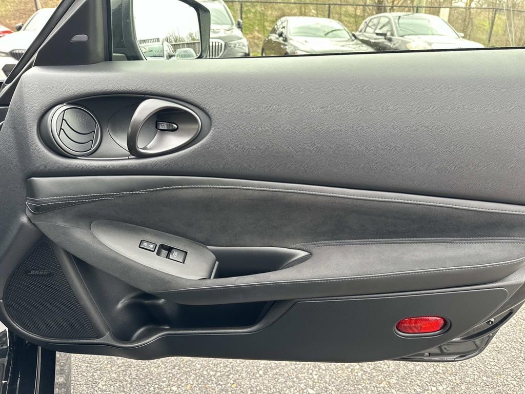 Used 2024 Nissan Z Performance w/ Floor Mat Package image 35